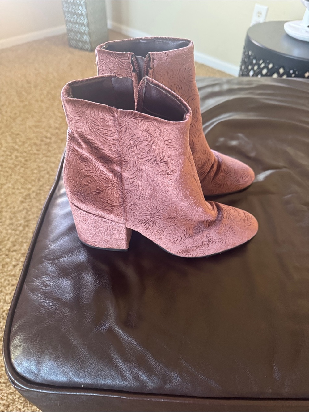 Sam Edelman Taye Velvet Floral Embossed Chunky Heel Booties Sz 8